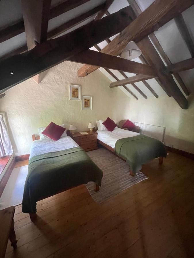 The Old Barn Bed & Breakfast บาร์รี ภายนอก รูปภาพ