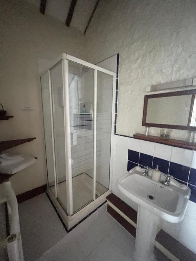 The Old Barn Bed & Breakfast บาร์รี ภายนอก รูปภาพ